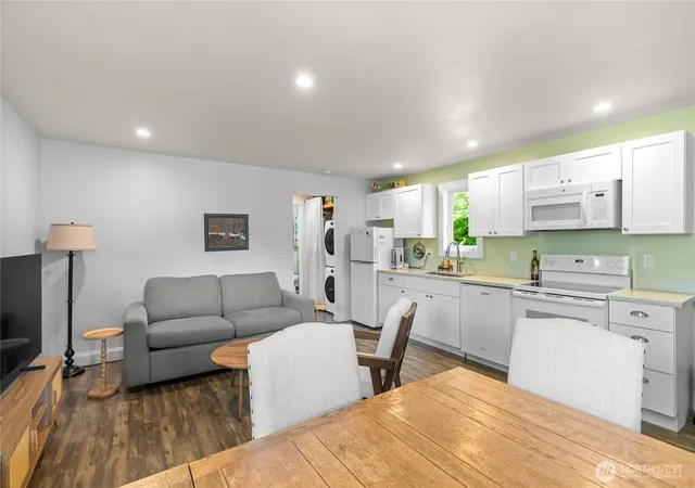 Photo 2 of Single family home for sale at 886 & 884 Cranberry Rd, Grayland, WA 98547 | MLS# NWM2543397 | Listing updated on 2026-10-12