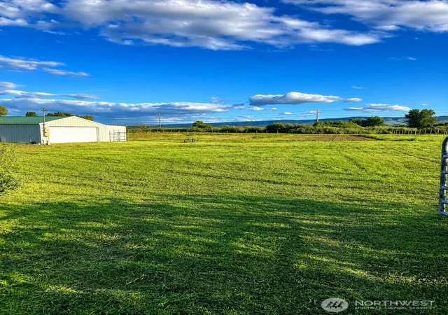 Photo 3 of Land for sale at 300 Wade Rd, Thorp, WA 98946 | MLS# NWM2543400 | Listing updated on 2026-10-01