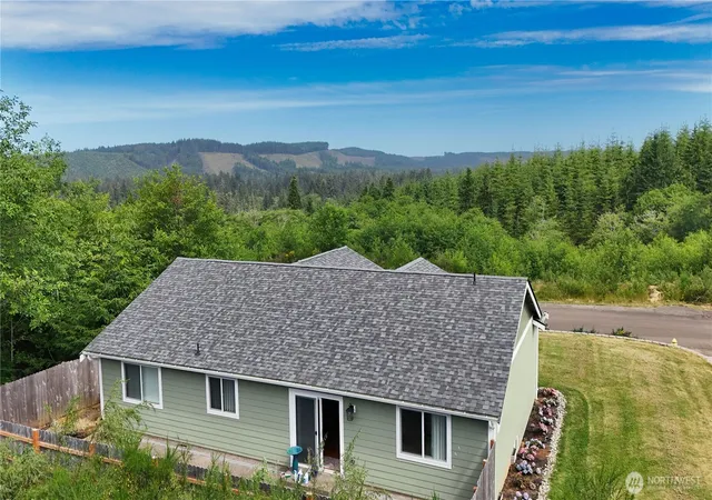 Photo 3 of Single family home for sale at 3214 Sanderling Dr, Hoquiam, WA 98550 | MLS# NWM2543402 | Listing updated on 2026-09-22
