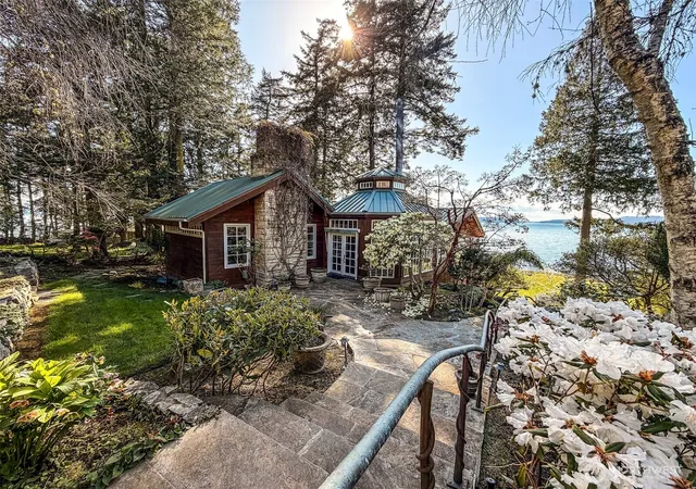 Photo 4 of Single family home for sale at 450 Eagle Bay Rd, Blakely Island, WA 98222 | MLS# NWM2543410 | Listing updated on 2026-09-22