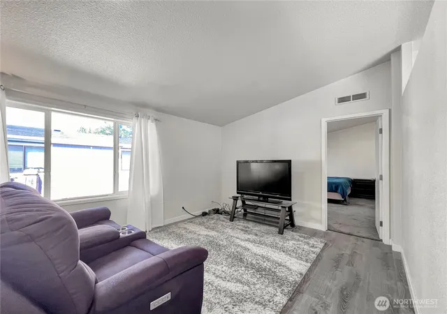 Photo 4 of Manufactured home for sale at 10511 137th Street E #16, Puyallup, WA 98374 | MLS# NWM2543418 | Listing updated on 2026-09-22