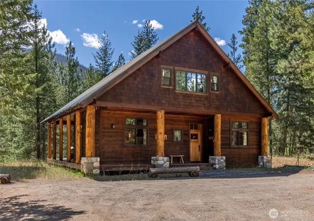 Photo 1 of Single family home for sale at 32 Foster Loop Rd, Winthrop, WA 98862 | MLS# NWM2543504 | Listing updated on 2026-09-27