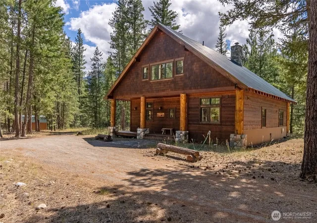Photo 2 of Single family home for sale at 32 Foster Loop Rd, Winthrop, WA 98862 | MLS# NWM2543504 | Listing updated on 2026-09-27