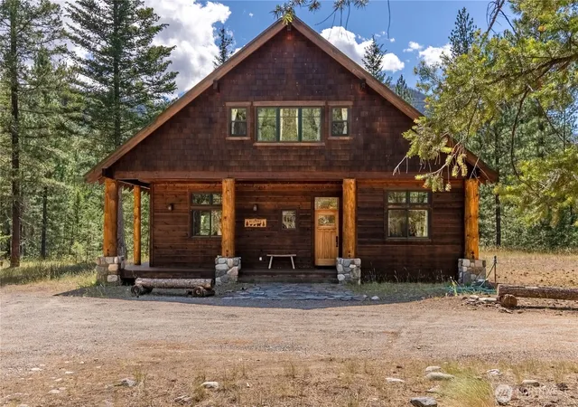 Photo 3 of Single family home for sale at 32 Foster Loop Rd, Winthrop, WA 98862 | MLS# NWM2543504 | Listing updated on 2026-09-27