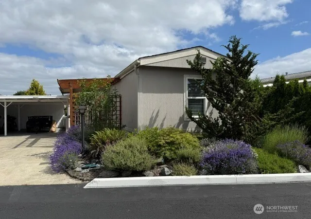 Photo 1 of Manufactured home for sale at 10517 62nd Street E #92, Puyallup, WA 98372 | MLS# NWM2543515 | Listing updated on 2026-09-25
