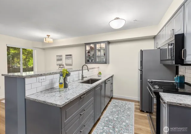 Photo 2 of Condo for sale at 5501 Lakemont Blvd Se #102, Bellevue, WA 98006 | MLS# NWM2543529 | Listing updated on 2026-10-01