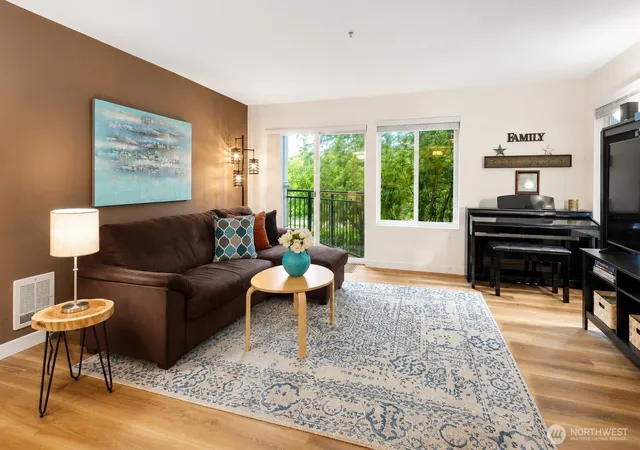 Photo 3 of Condo for sale at 5501 Lakemont Blvd Se #102, Bellevue, WA 98006 | MLS# NWM2543529 | Listing updated on 2026-10-01