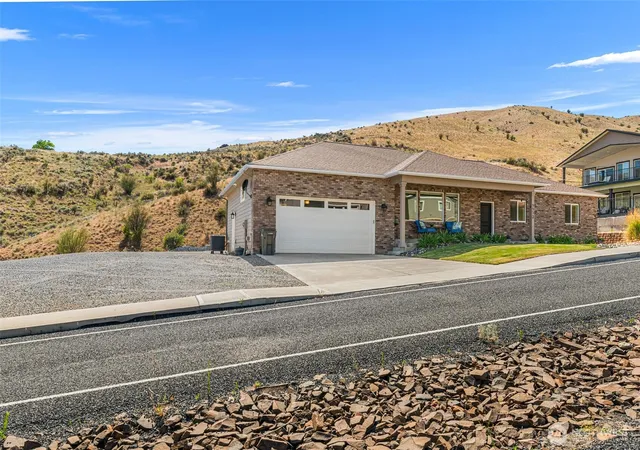 Photo 2 of Single family home for sale at 9973 Saska Way, Entiat, WA 98822 | MLS# NWM2543533 | Listing updated on 2026-09-22