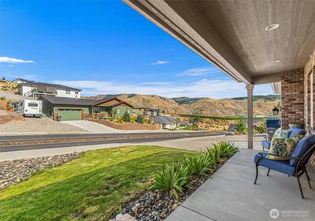 Photo 4 of Single family home for sale at 9973 Saska Way, Entiat, WA 98822 | MLS# NWM2543533 | Listing updated on 2026-09-22