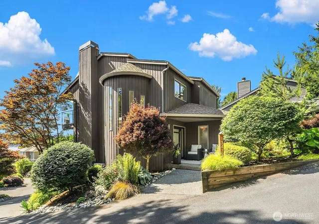 Photo 1 of Sale Pending at 13419 Holmes Point Dr Ne, Kirkland, WA 98034 | MLS# NWM2543534 | Listing updated on 2026-09-24