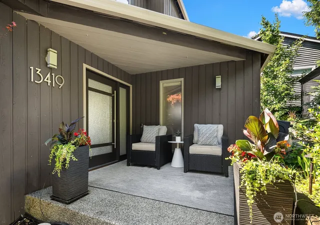 Photo 2 of Sale Pending at 13419 Holmes Point Dr Ne, Kirkland, WA 98034 | MLS# NWM2543534 | Listing updated on 2026-09-24