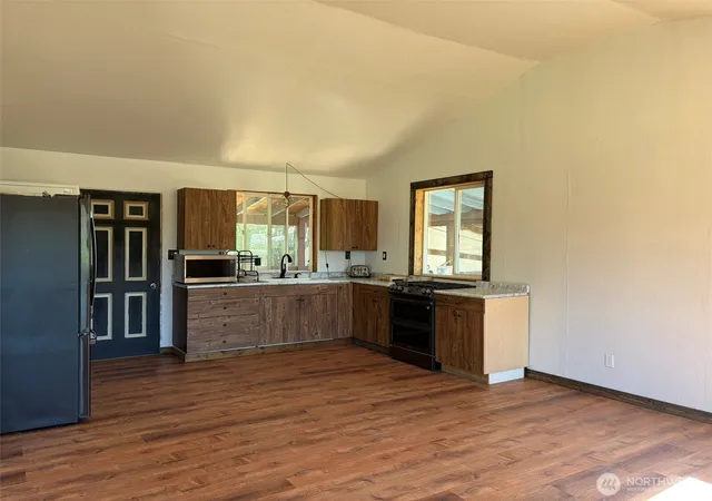 Photo 2 of Single family home for sale at 88 Little Bear Rd, Republic, WA 99166 | MLS# NWM2543548 | Listing updated on 2026-09-22