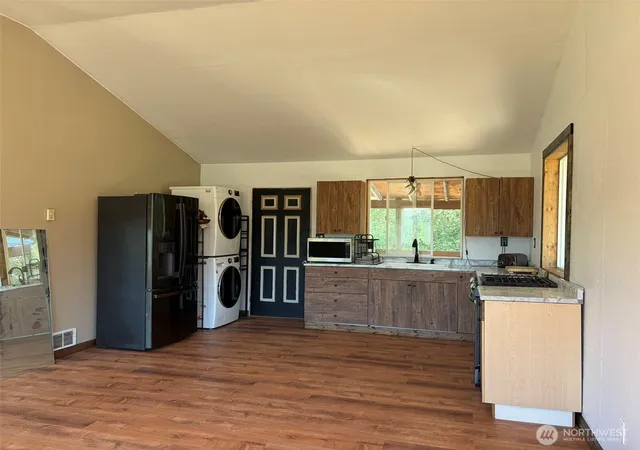 Photo 3 of Single family home for sale at 88 Little Bear Rd, Republic, WA 99166 | MLS# NWM2543548 | Listing updated on 2026-09-22