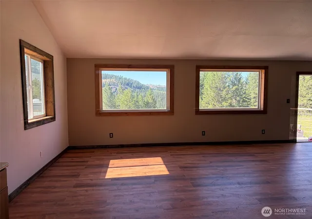 Photo 4 of Single family home for sale at 88 Little Bear Rd, Republic, WA 99166 | MLS# NWM2543548 | Listing updated on 2026-09-22