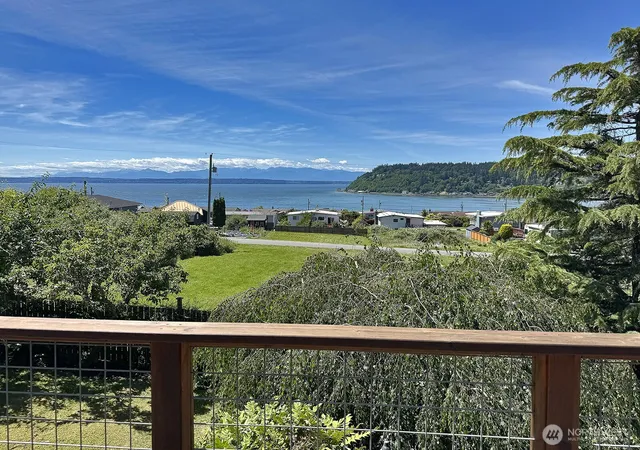 Photo 1 of Single family home for sale at 8216 Whidbey Dr, Clinton, WA 98236 | MLS# NWM2543584 | Listing updated on 2026-10-02