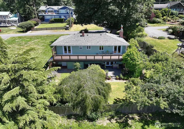 Photo 3 of Single family home for sale at 8216 Whidbey Dr, Clinton, WA 98236 | MLS# NWM2543584 | Listing updated on 2026-10-02