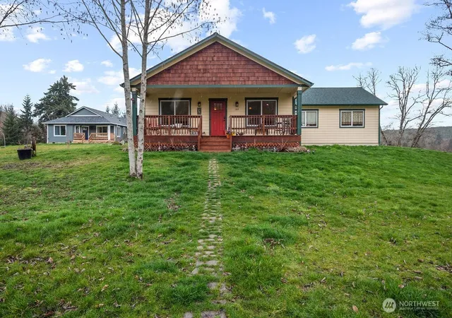 Photo 1 of Single family home for sale at 189 Trout Lakes, Castle Rock, WA 98611 | MLS# NWM2543638 | Listing updated on 2026-09-22