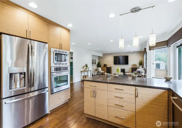 Photo 3 of Sale Pending at 12917 Se 309th Place, Auburn, WA 98092 | MLS# NWM2543673 | Listing updated on 2026-09-23