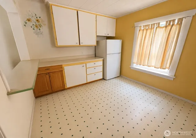 Photo 4 of Single family home for sale at 4909 North 38th St, Tacoma, WA 98407 | MLS# NWM2543679 | Listing updated on 2026-09-21