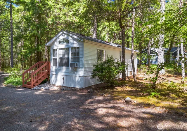 Photo 1 of Single family home for sale at 421 N Mt Jupiter Dr, Hoodsport, WA 98548 | MLS# NWM2543691 | Listing updated on 2026-09-22