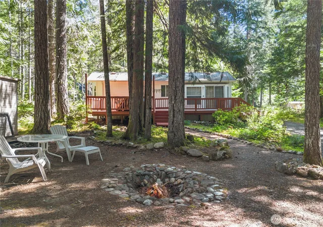 Photo 4 of Single family home for sale at 421 N Mt Jupiter Dr, Hoodsport, WA 98548 | MLS# NWM2543691 | Listing updated on 2026-09-22