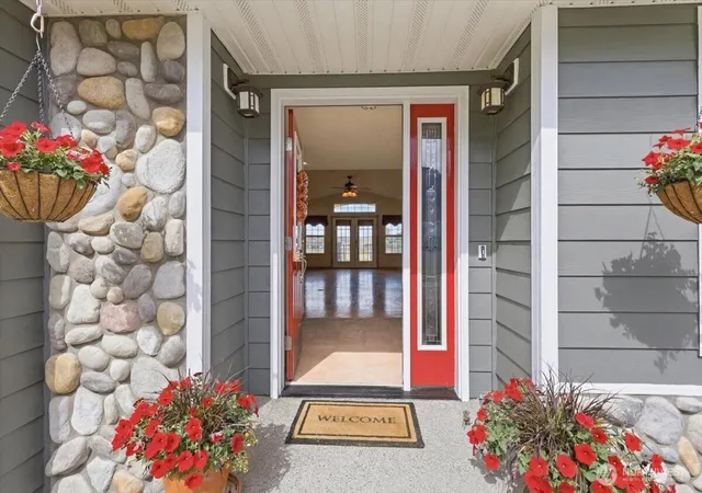 Photo 2 of Single family home for sale at 55212 Bay Area Dr, Electric City, WA 99123 | MLS# NWM2543716 | Listing updated on 2026-09-22