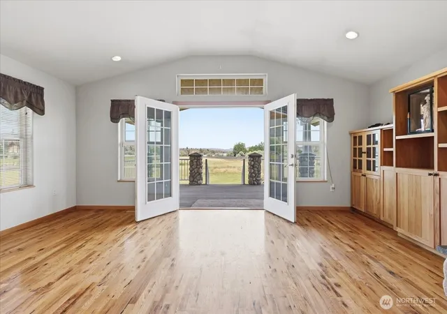 Photo 3 of Single family home for sale at 55212 Bay Area Dr, Electric City, WA 99123 | MLS# NWM2543716 | Listing updated on 2026-09-22