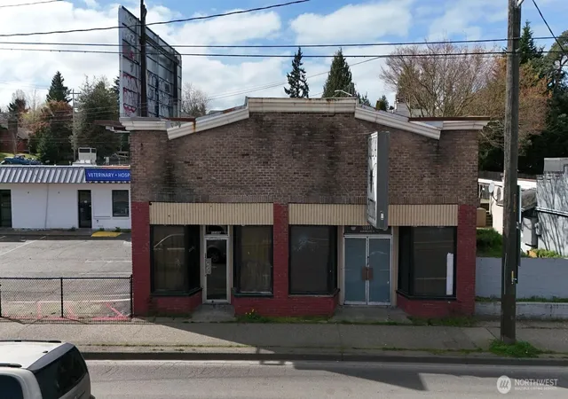 Photo 1 of Sale Pending at 10311 Aurora Ave N, Seattle, WA 98133 | MLS# NWM2543766 | Listing updated on 2026-08-30