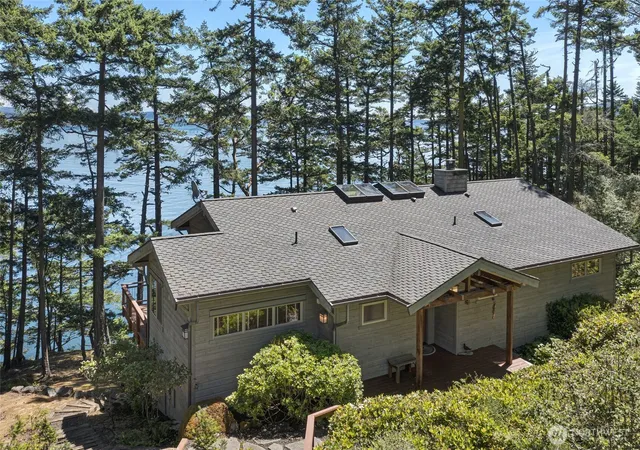 Photo 1 of Single family home for sale at 976 San Juan Dr, Friday Harbor, WA 98250 | MLS# NWM2543805 | Listing updated on 2026-09-22