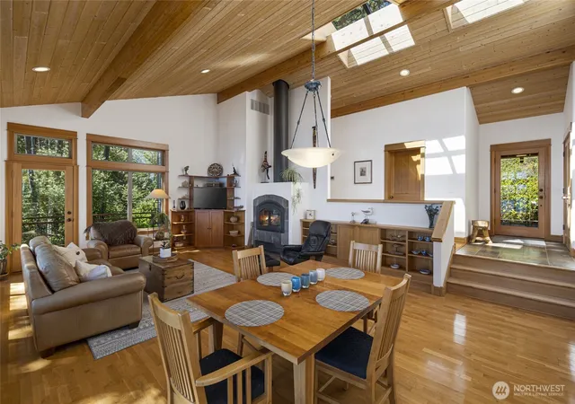 Photo 4 of Single family home for sale at 976 San Juan Dr, Friday Harbor, WA 98250 | MLS# NWM2543805 | Listing updated on 2026-09-22