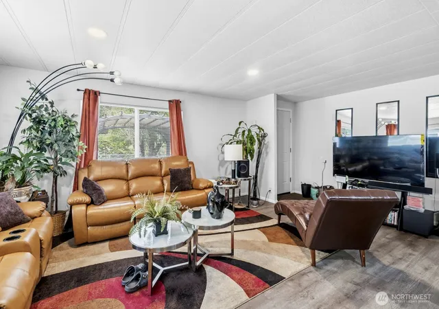 Photo 3 of Manufactured home for sale at 5532 Mountain Greens Ln Se, Lacey, WA 98503 | MLS# NWM2543843 | Listing updated on 2026-09-22