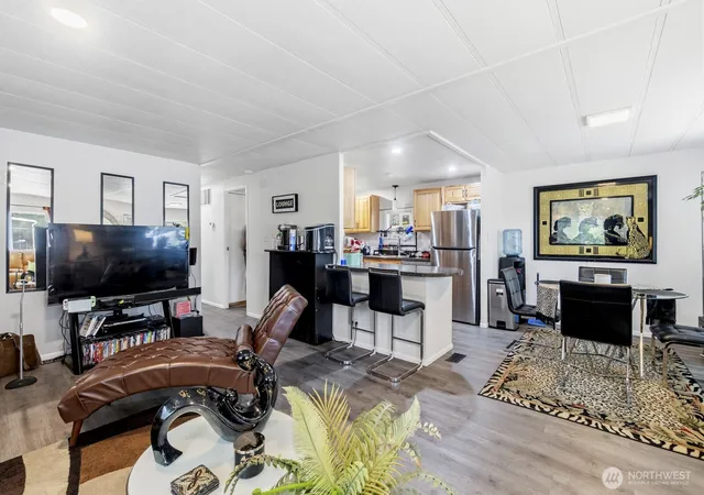 Photo 3 of Manufactured home for sale at 5532 Mountain Greens Ln SE, Lacey, WA 98503 | MLS# NWM2543843 | Listing updated on 2026-09-22