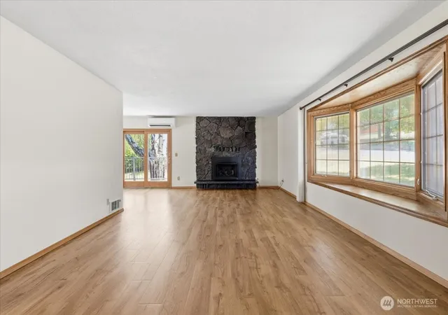 Photo 3 of Single family home for sale at 21 Diamond St, Electric City, WA 99123 | MLS# NWM2543873 | Listing updated on 2026-09-22