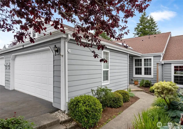Photo 2 of Condo for sale at 6020 N Highlands Pkwy #6, Tacoma, WA 98406 | MLS# NWM2543887 | Listing updated on 2026-09-30