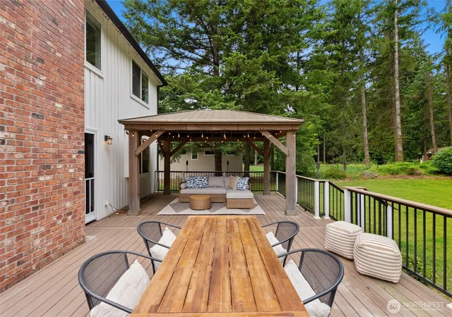 Photo 3 of Single family home for sale at 15813 Se 160th Place, Renton, WA 98058 | MLS# NWM2543897 | Listing updated on 2026-10-01