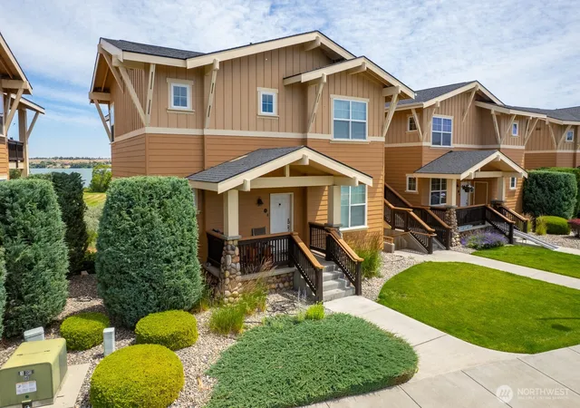 Photo 2 of Condo for sale at 4395 Westshore Dr Ne #802, Moses Lake, WA 98837 | MLS# NWM2543907 | Listing updated on 2026-09-22