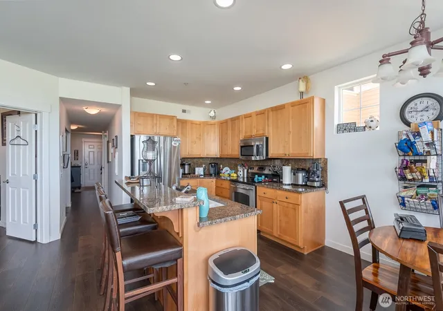 Photo 4 of Condo for sale at 4395 Westshore Dr NE #802, Moses Lake, WA 98837 | MLS# NWM2543907 | Listing updated on 2026-09-22