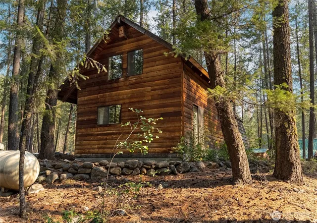Photo 4 of Sale Pending at 11 Susan Rd, Mazama, WA 98833 | MLS# NWM2543911 | Listing updated on 2026-09-23