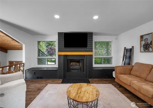Photo 2 of Single family home for sale at 7004 Alderwood Ct Se, Lacey, WA 98503 | MLS# NWM2543940 | Listing updated on 2026-09-22