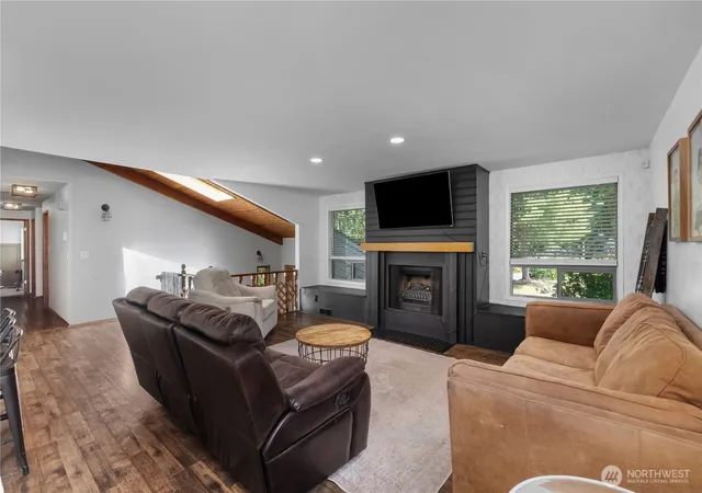 Photo 3 of Single family home for sale at 7004 Alderwood Ct Se, Lacey, WA 98503 | MLS# NWM2543940 | Listing updated on 2026-09-22
