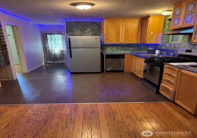 Photo 2 of Single family home for sale at 6237 Limerick Way, Maple Falls, WA 98266 | MLS# NWM2543941 | Listing updated on 2026-09-22