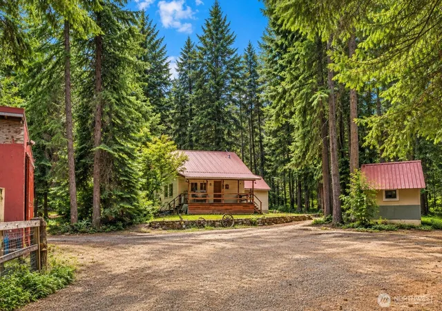 Photo 1 of Single family home for sale at 800 Timber Mountain Loop, Cle Elum, WA 98922 | MLS# NWM2543945 | Listing updated on 2026-09-24