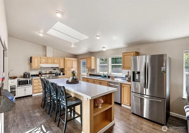 Photo 4 of Sale Pending at 6902 87th Street NW, Gig Harbor, WA 98332 | MLS# NWM2543947 | Listing updated on 2026-09-25