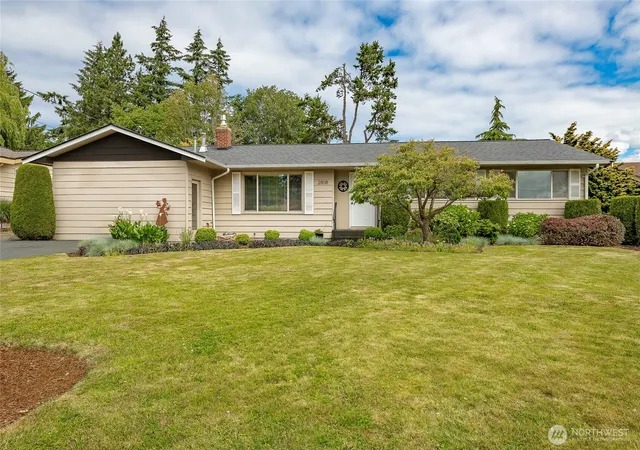 Photo 1 of Single family home for sale at 2808 Azalea Pl, Bellingham, WA 98225 | MLS# NWM2543978 | Listing updated on 2026-09-22