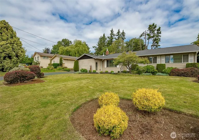 Photo 2 of Single family home for sale at 2808 Azalea Pl, Bellingham, WA 98225 | MLS# NWM2543978 | Listing updated on 2026-09-22