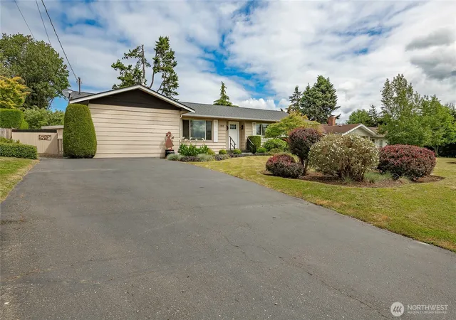 Photo 3 of Single family home for sale at 2808 Azalea Pl, Bellingham, WA 98225 | MLS# NWM2543978 | Listing updated on 2026-09-22