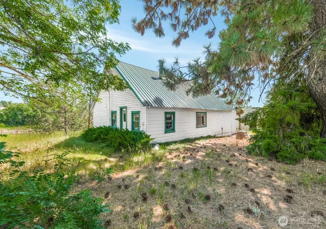 Photo 1 of Single family home for sale at 3220 Bickleton Hwy, Roosevelt, WA 99356 | MLS# NWM2543990 | Listing updated on 2026-09-22