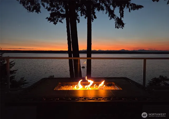 Photo 1 of Sale Pending at 3810 Forest Beach Dr Nw, Gig Harbor, WA 98335 | MLS# NWM2544006 | Listing updated on 2026-09-25