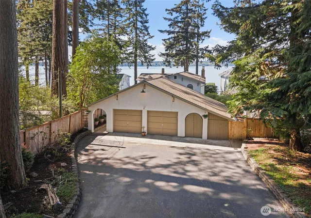 Photo 3 of Sale Pending at 3810 Forest Beach Dr NW, Gig Harbor, WA 98335 | MLS# NWM2544006 | Listing updated on 2026-09-25
