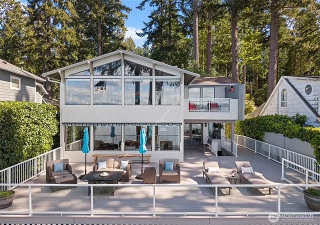 Photo 4 of Sale Pending at 3810 Forest Beach Dr NW, Gig Harbor, WA 98335 | MLS# NWM2544006 | Listing updated on 2026-09-25